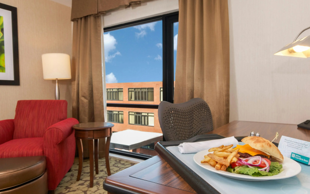 photo 4 of Hilton Garden Inn Burlington Downtown
