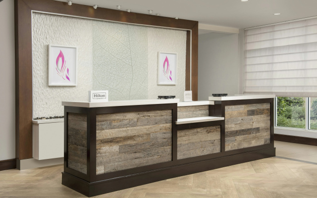 photo 2 of Hilton Garden Inn Charlotte Airport