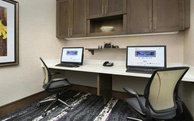 photo 4 of Hilton Garden Inn Charlotte Airport