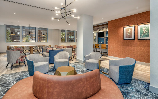 photo 2 of Hilton Garden Inn Chicago Central Loop