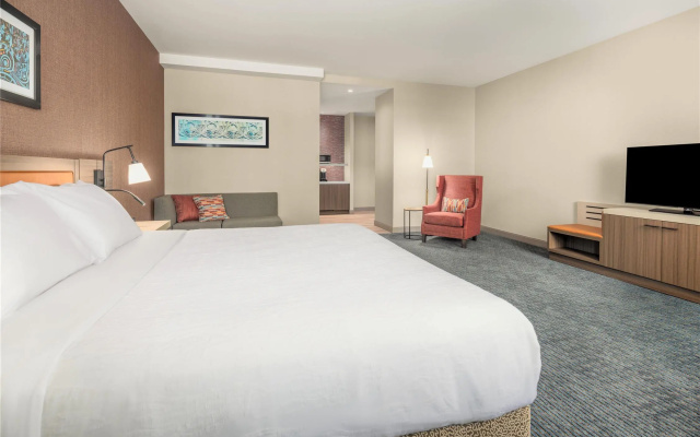 photo 4 of Hilton Garden Inn Chicago Central Loop