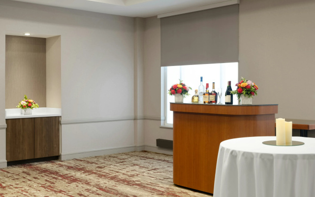 photo 3 of Hilton Garden Inn Chicago Downtown/Magnificent Mile