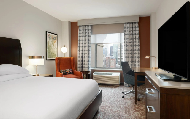 photo 5 of Hilton Garden Inn Chicago Downtown/Magnificent Mile