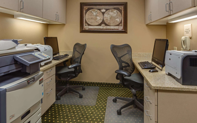 photo 4 of Hilton Garden Inn Cleveland Airport