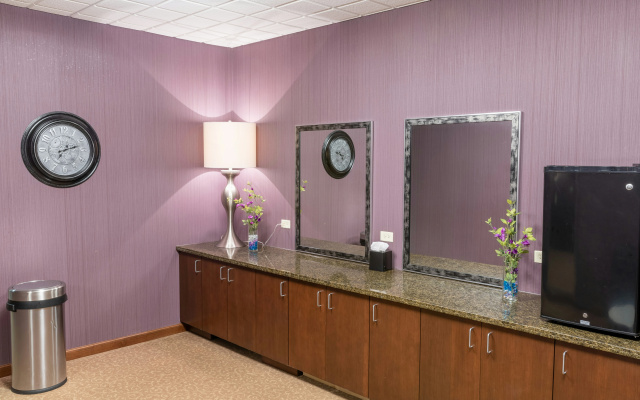 photo 2 of Hilton Garden Inn Des Moines West