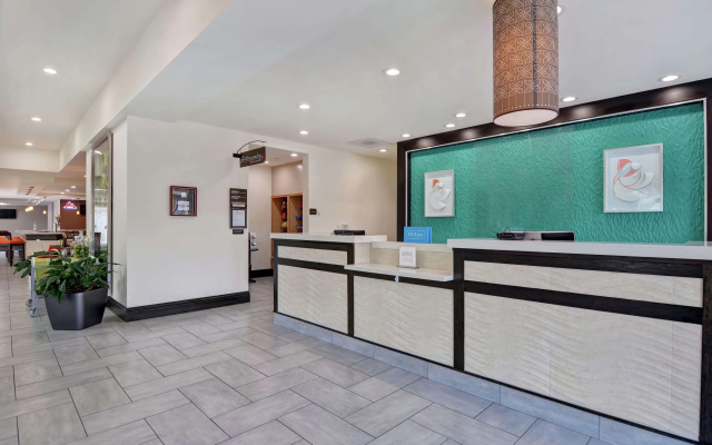 photo 2 of Hilton Garden Inn Fayettevile