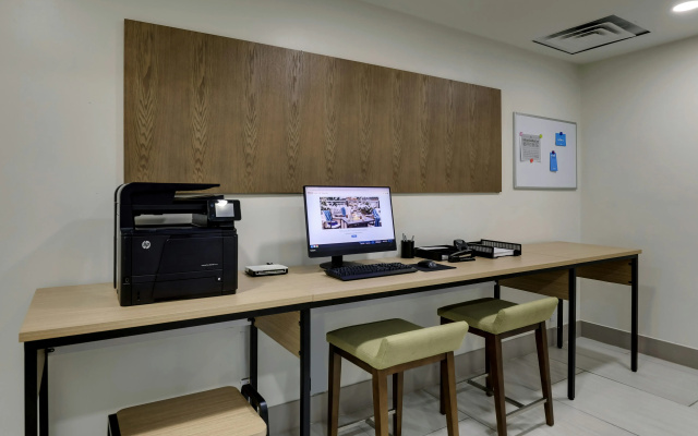photo 2 of Hilton Garden Inn Fort Worth / Fossil Creek