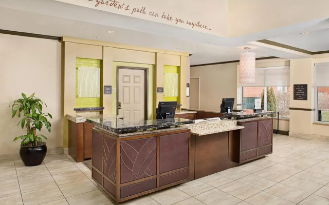 photo 2 of Hilton Garden Inn Hartford North/Bradley Int'l Airport