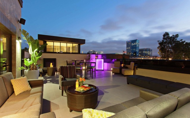 photo 2 of Hilton Garden Inn Irvine/Orange County Airport