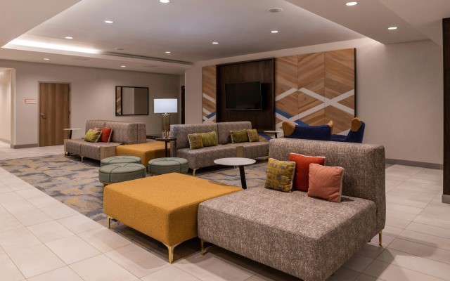 photo 4 of Hilton Garden Inn Kansas City Airport