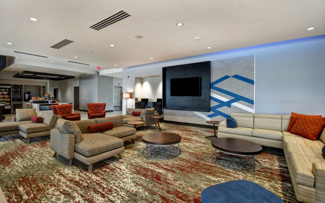 photo 3 of Hilton Garden Inn Lansing West