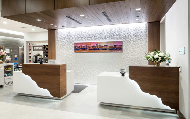photo 2 of Hilton Garden Inn Madison Downtown