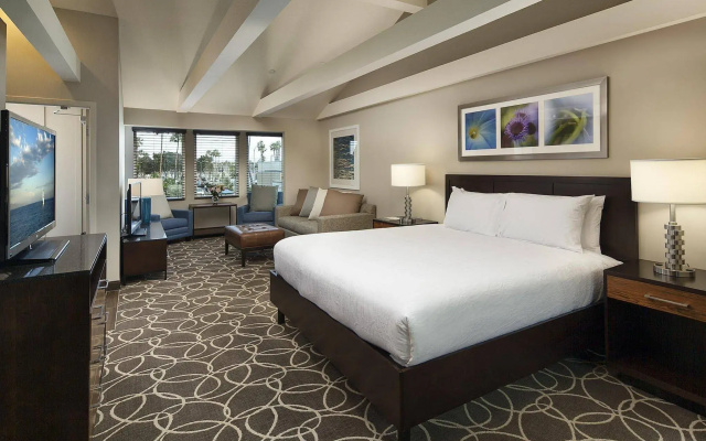 photo 4 of Hilton Garden Inn Marina Del Rey