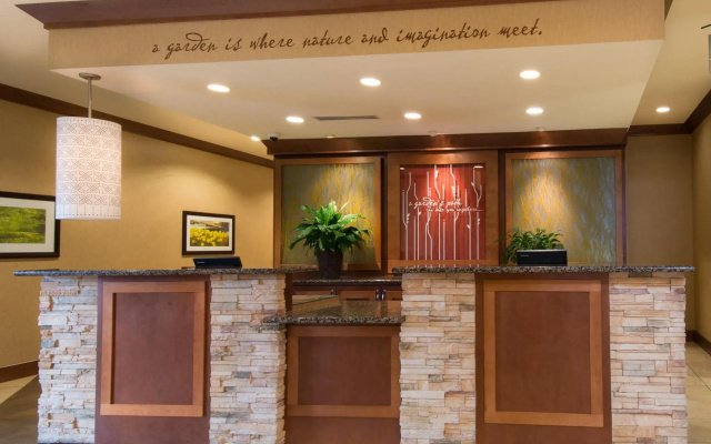 photo 2 of Hilton Garden Inn Milwaukee Airport