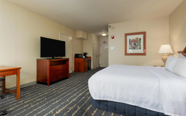 photo 3 of Hilton Garden Inn Milwaukee Northwest Conference Center