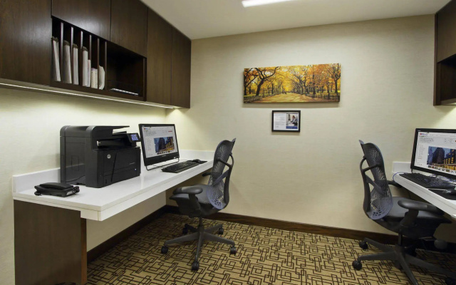 photo 3 of Hilton Garden Inn New York/Midtown Park Ave