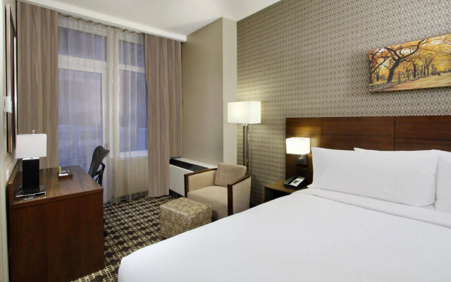 photo 4 of Hilton Garden Inn New York/Midtown Park Ave