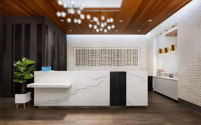 photo 2 of Hilton Garden Inn New York/Times Square Central