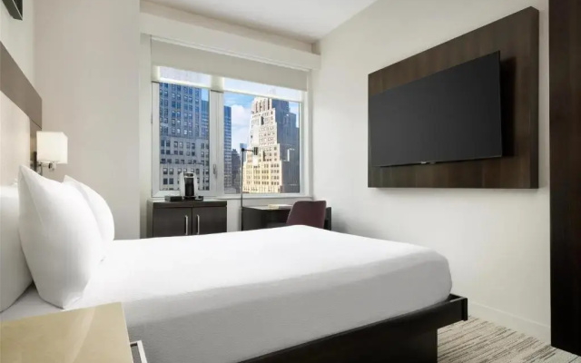 photo 4 of Hilton Garden Inn New York/Times Square Central