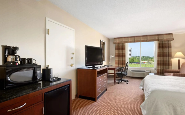 photo 4 of Hilton Garden Inn Chicago / Oak Brook