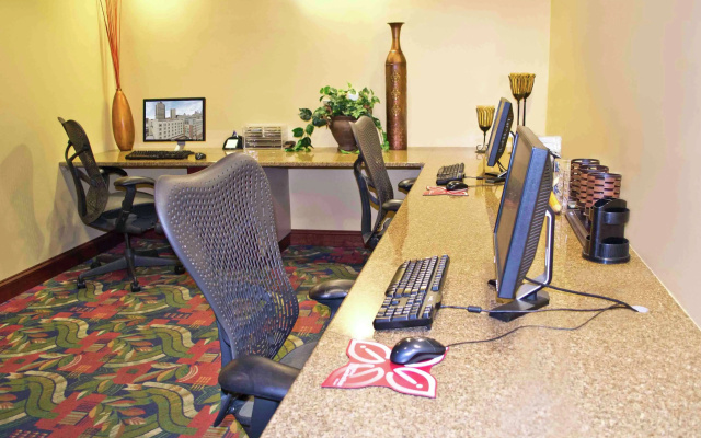 photo 5 of Hilton Garden Inn Philadelphia Center City