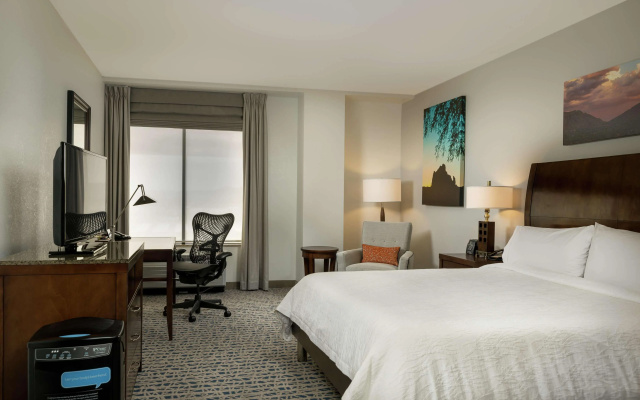 photo 3 of Hilton Garden Inn Phoenix Airport North