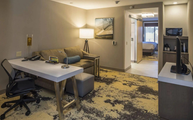 photo 3 of Hilton Garden Inn Pittsburgh Airport