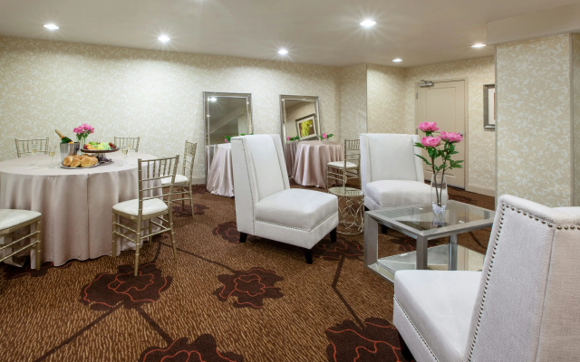 photo 3 of Hilton Garden Inn Pittsburgh University Place