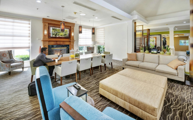 photo 2 of Hilton Garden Inn Portland Airport