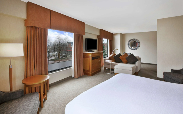 photo 3 of Hilton Garden Inn Portland Downtown Waterfront