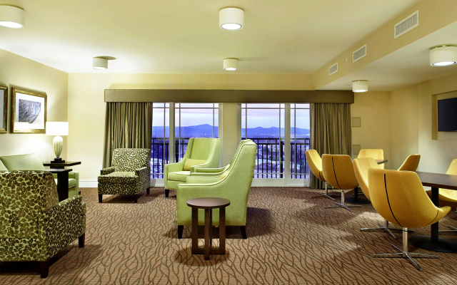 photo 2 of Hilton Garden Inn Roanoke
