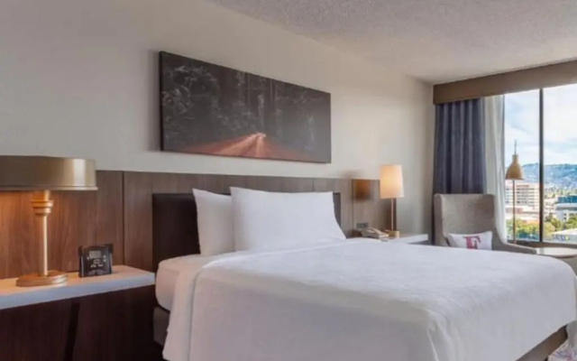 photo 2 of Hilton Garden Inn San Francisco Oakland Bay Bridge