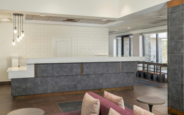 photo 2 of Hilton Garden Inn Scottsdale North/Perimeter Center