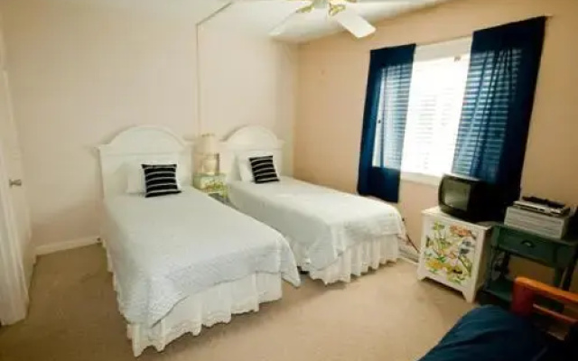 photo 2 of Hilton Head Cabanas #WHH065