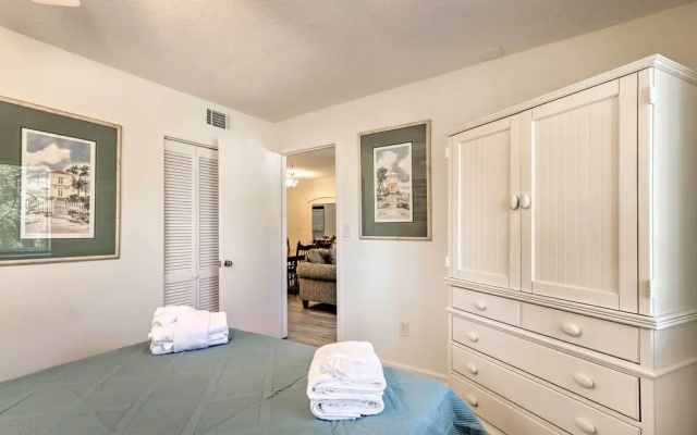 photo 3 of Hilton Head Condo: Pool, Hot Tub & Tennis Access!