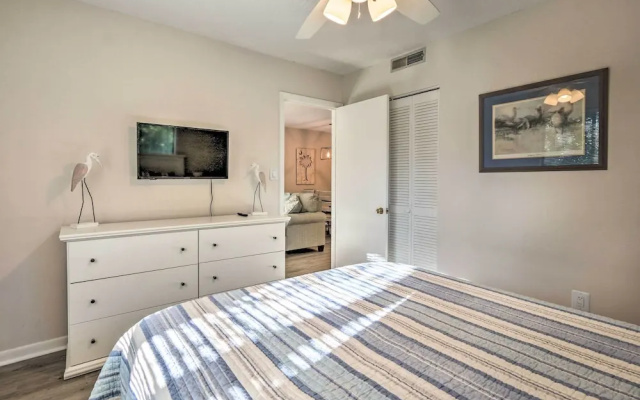 photo 5 of Steps to Sand: Hilton Head Island Condo w/ Pool