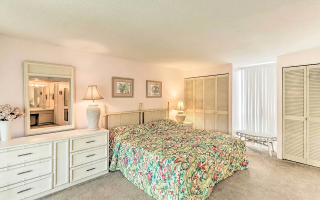 photo 5 of Patio & Walk to Beach: Hilton Head Island Townhome