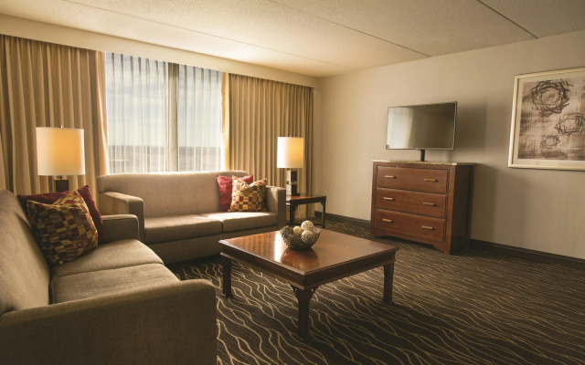 photo 4 of Hilton Kansas City Airport