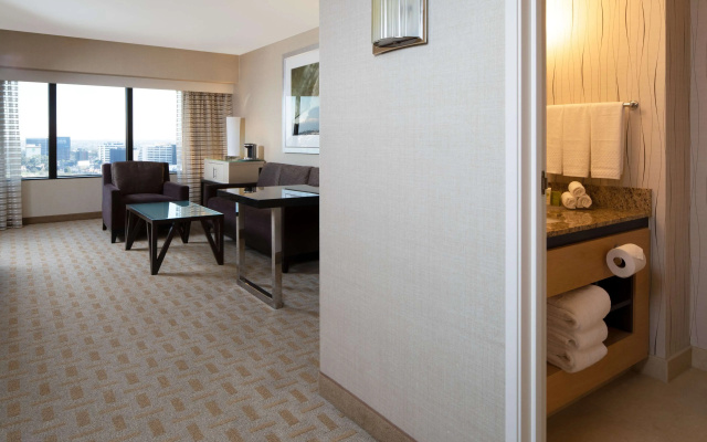 photo 4 of Hilton Los Angeles Airport