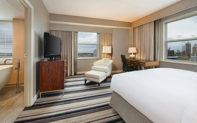 photo 3 of Hilton Milwaukee