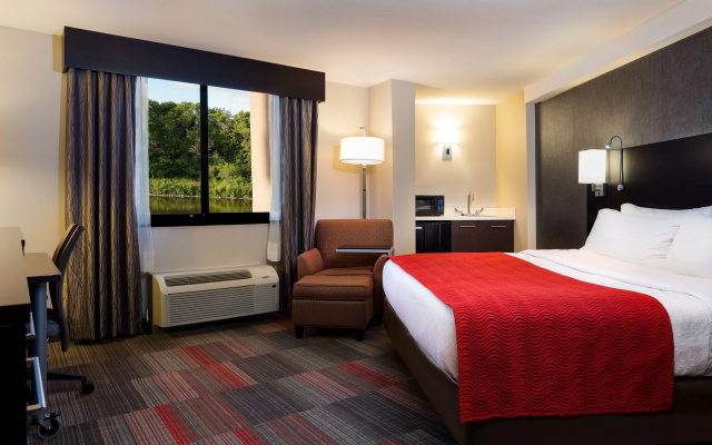 photo 4 of Holiday Inn Milwaukee Riverfront by IHG