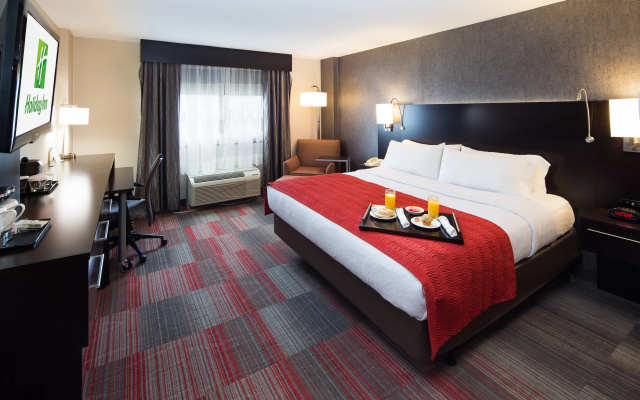 photo 5 of Holiday Inn Milwaukee Riverfront by IHG