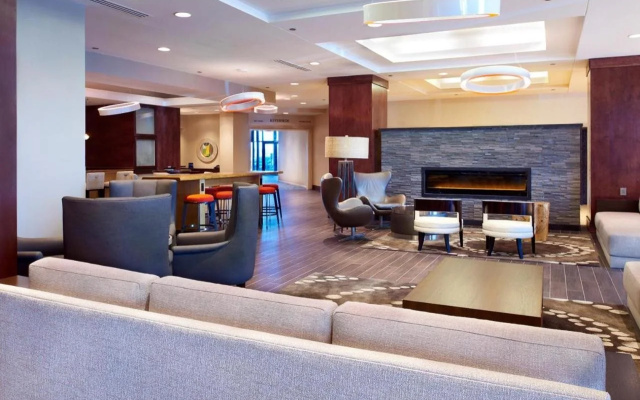 photo 2 of Hilton Minneapolis-St. Paul Airport