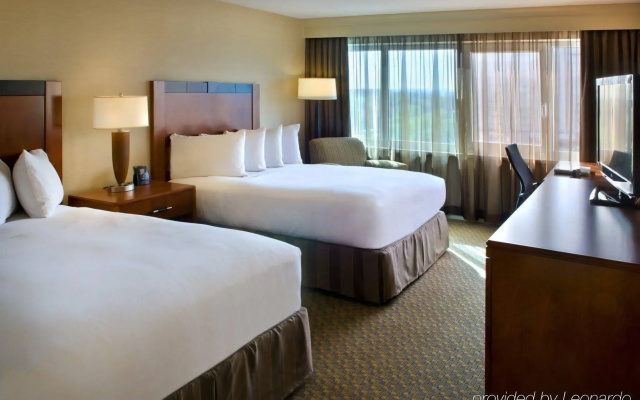 photo 4 of Hilton New York JFK Airport Hotel