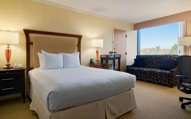 photo 3 of Hilton Raleigh North Hills