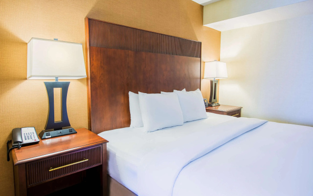 photo 4 of Doubletree by Hilton Philadelphia Airport