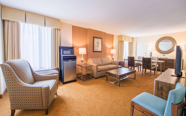 photo 5 of Doubletree by Hilton Philadelphia Airport