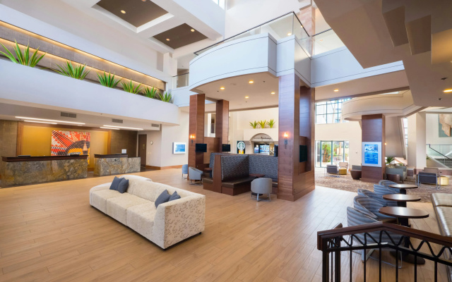 photo 2 of Hilton Phoenix Airport