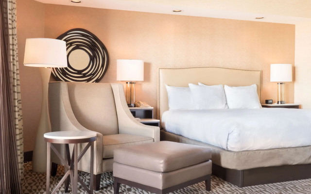 photo 3 of Hilton Phoenix Airport