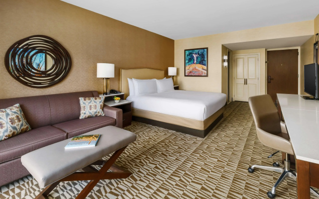 photo 5 of Hilton Phoenix Airport